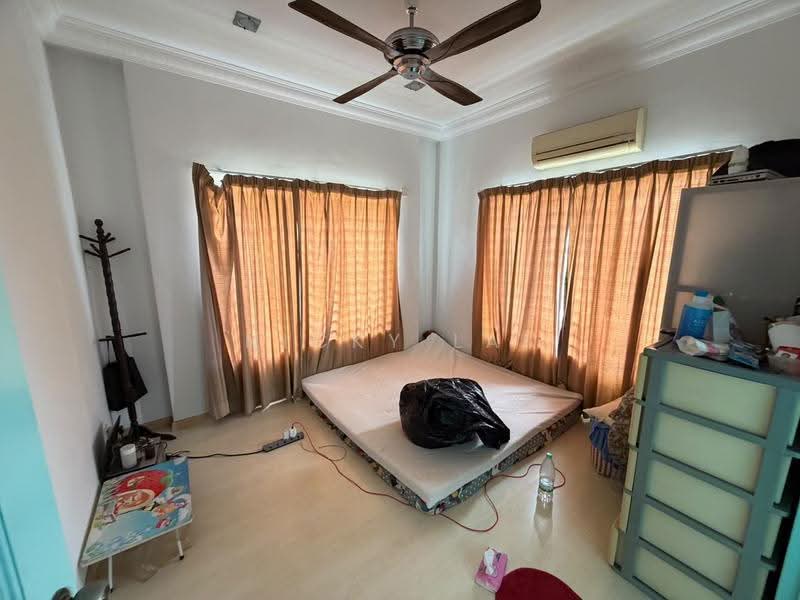 Rumah Berkembar untuk Dijual di Taman Sri Hijau (Rawang) - Nicky Lai - Bedroom - PropertyGuru.com.my