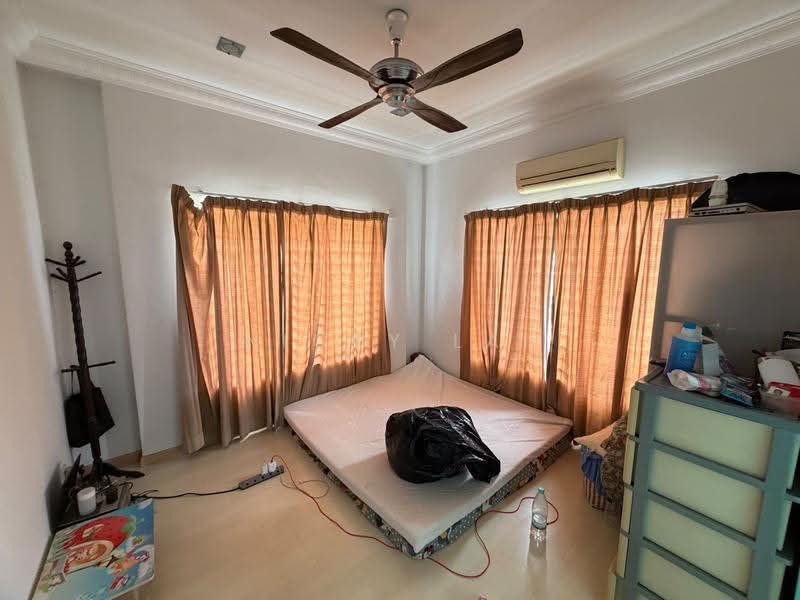 Rumah Berkembar untuk Dijual di Taman Sri Hijau (Rawang) - Nicky Lai - Bedroom - PropertyGuru.com.my
