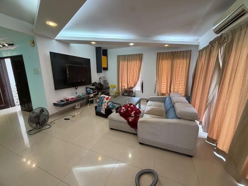 Rumah Berkembar untuk Dijual di Taman Sri Hijau (Rawang) - Nicky Lai - Living Room - PropertyGuru.com.my
