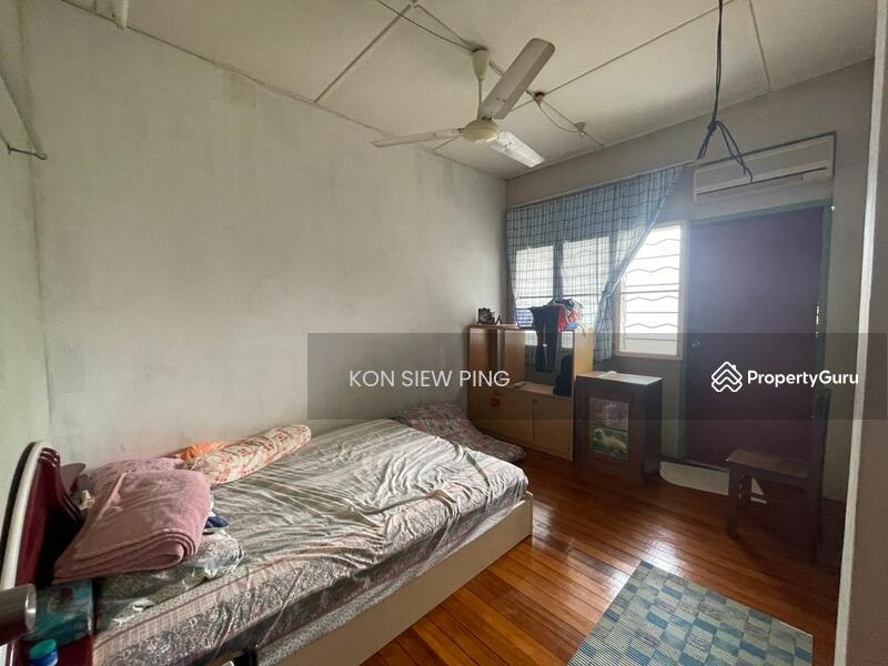 Double Storey Terrace Intermediate house For Sale! Located at Jalan