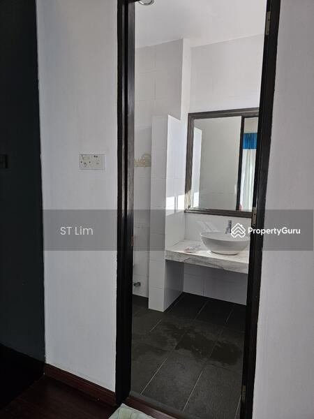 For Sale - 4-storey Bungalow 4821sf at Hilltop in Batu Ferringhi