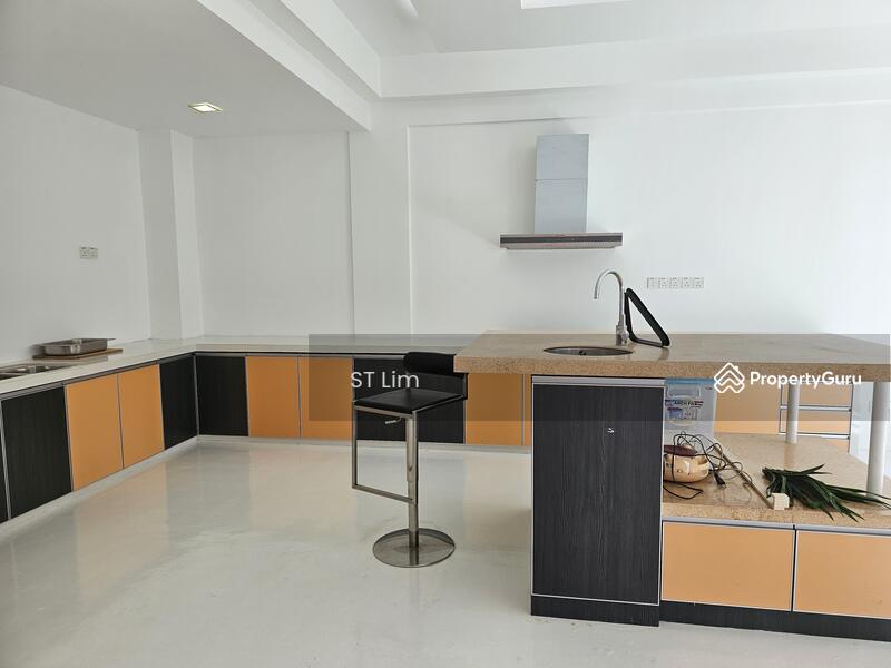 For Sale - 4-storey Bungalow 4821sf at Hilltop in Batu Ferringhi