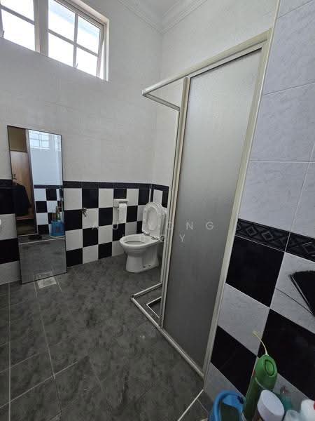 Bungalow House for Sale in Kampung Gertak Merah (Johor Bahru) - Au Yong Lucy - Bathroom - PropertyGuru.com.my