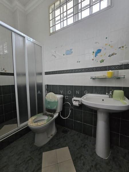 Bungalow House for Sale in Kampung Gertak Merah (Johor Bahru) - Au Yong Lucy - Bathroom - PropertyGuru.com.my