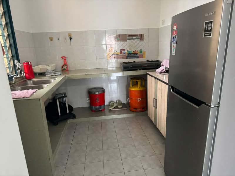 Apartment for Rent at Arena Green - SL Yap - Kitchen - PropertyGuru.com.my