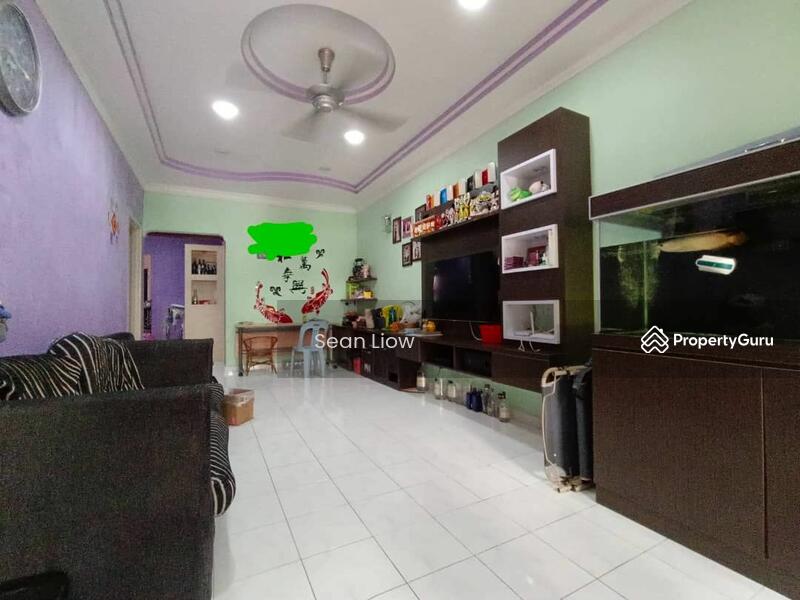 Terrace house at Kulai, Jalan Matahari, Kulai, Johor, 3 Bedrooms, 1540
