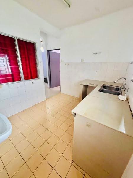 Flat for Rent at Ken Rimba Condominium 1 - Erin Yusof - Kitchen - PropertyGuru.com.my