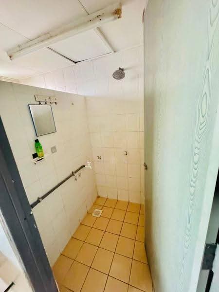 Flat for Rent at Ken Rimba Condominium 1 - Erin Yusof - Bathroom - PropertyGuru.com.my