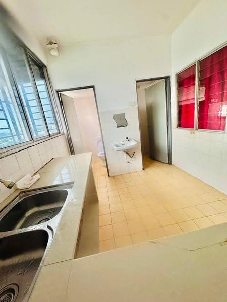 Flat for Rent at Ken Rimba Condominium 1 - Erin Yusof - Kitchen - PropertyGuru.com.my
