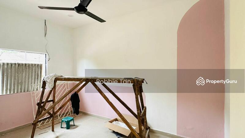 For Sale - Taman Universiti Low Cost Corner