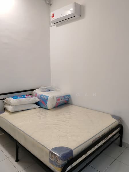 Pangsapuri untuk Disewa di Seri Molek Perdana - Joyce Gan - Bedroom - PropertyGuru.com.my