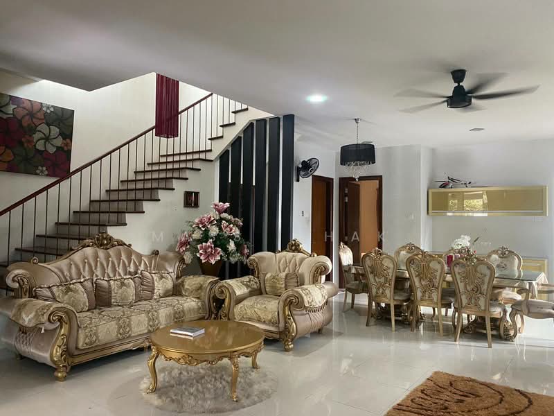 Rumah Berkembar untuk Dijual di Ampang Jaya (Ampang) - Mass Ishak - Living Room - PropertyGuru.com.my
