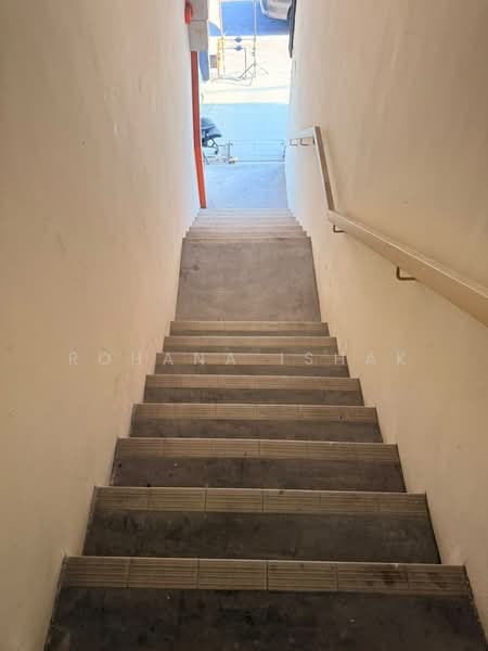 Shop / Office for Rent in Alam Suria (Puncak Alam) - Rohana Ishak - Corridor - PropertyGuru.com.my