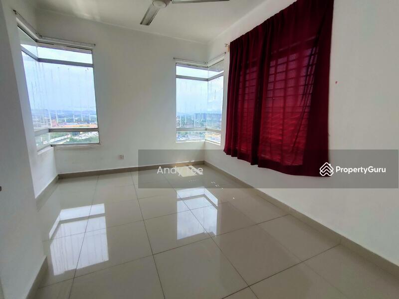 Spacious 2nd Bedroom
