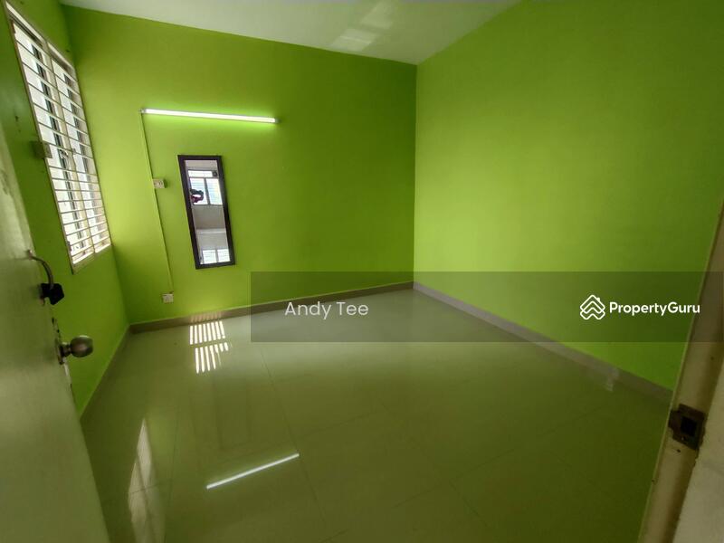 Spacous 3rd Bedroom