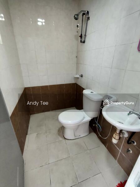 2nd Bathroom