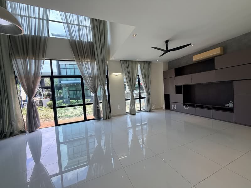 Semi-Detached House for Sale in Taman Bukit Serdang (Seri Kembangan) - Tey Siew Zing - Living Room - PropertyGuru.com.my