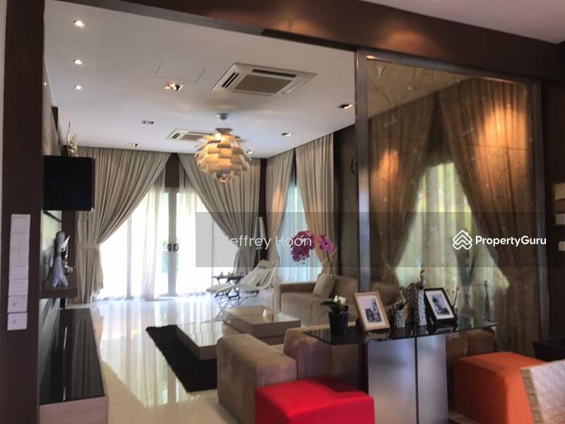 (Brand New Completed Unit) Villa, With Lift and Swimming Pool, Equine