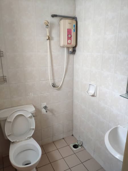 Condominium for Sale at D'aman Crimson - Nick Yeoh - Bathroom - PropertyGuru.com.my