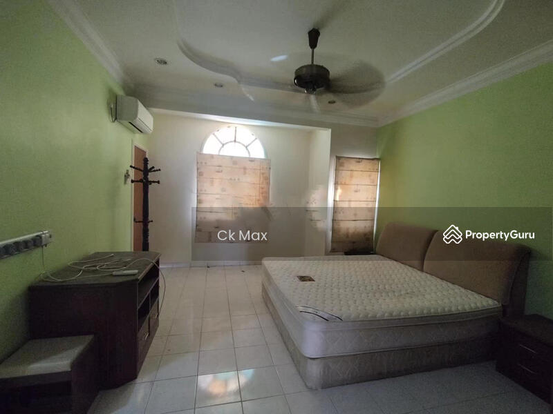 2.5 Storey Storey House for Sale Gunung Rapat, Ipoh, Gunung Rapat, Ipoh, Perak, 5 Bedrooms