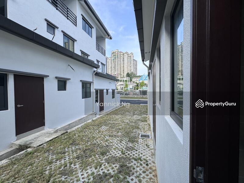 3-storey Terraced House for Sale in Batu 9 (Cheras) - Yannick Ng - PropertyGuru.com.my