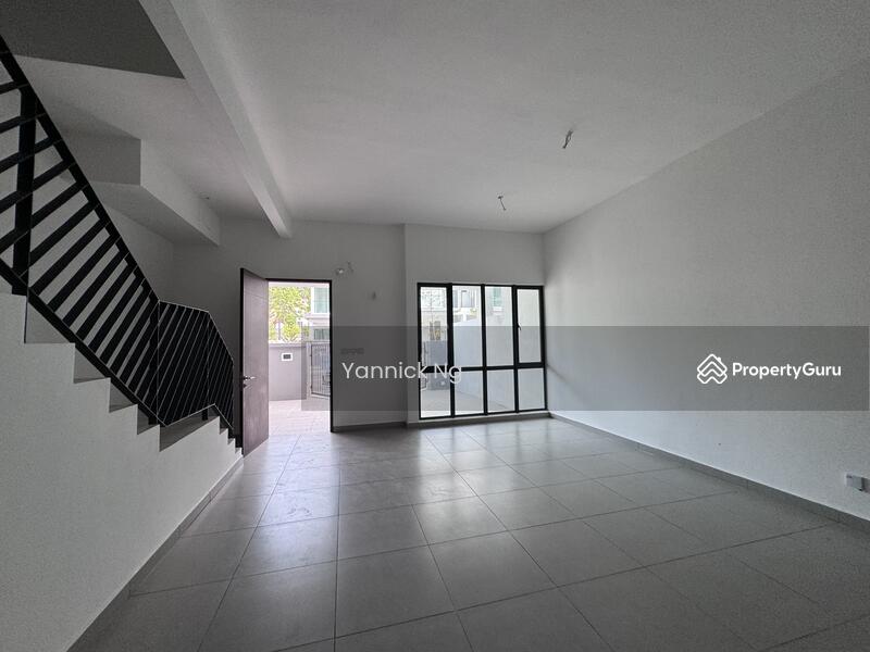 3-storey Terraced House for Sale in Batu 9 (Cheras) - Yannick Ng - PropertyGuru.com.my