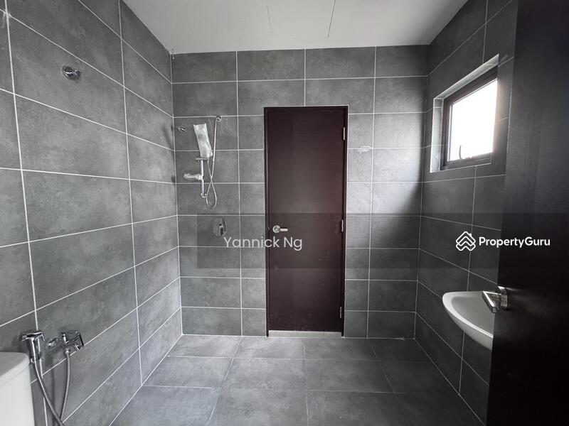 3-storey Terraced House for Sale in Batu 9 (Cheras) - Yannick Ng - PropertyGuru.com.my