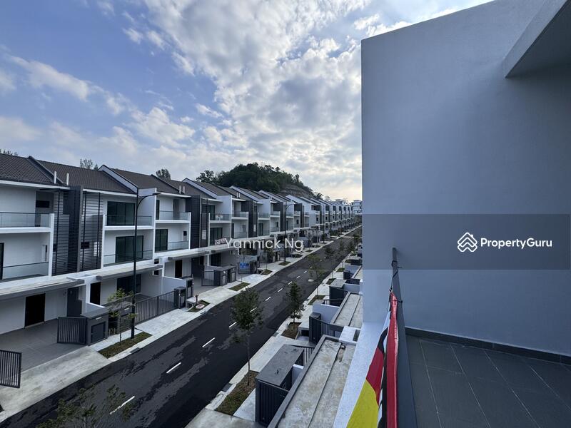 3-storey Terraced House for Sale in Batu 9 (Cheras) - Yannick Ng - PropertyGuru.com.my