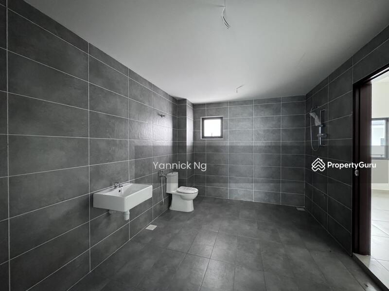 3-storey Terraced House for Sale in Batu 9 (Cheras) - Yannick Ng - PropertyGuru.com.my