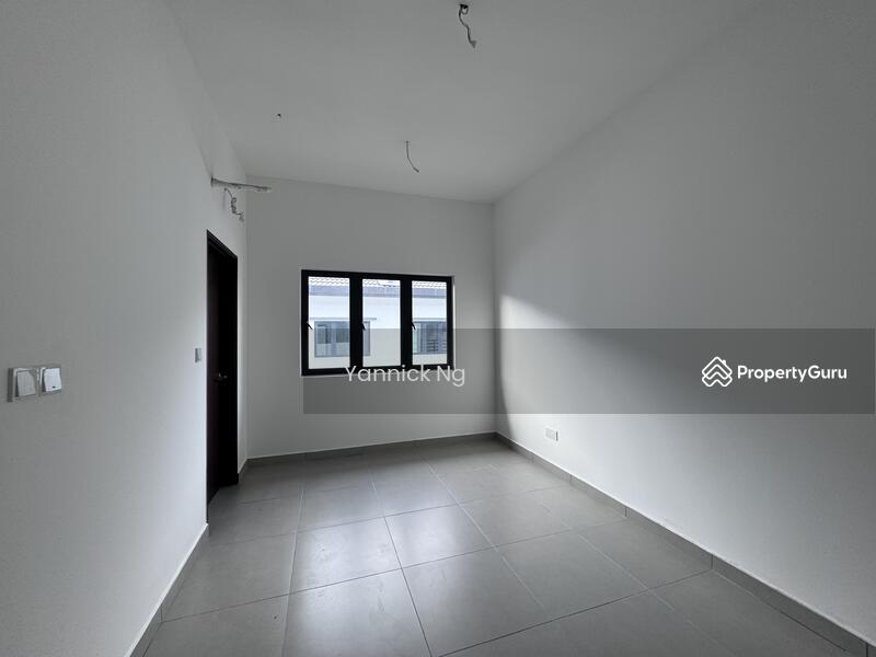 3-storey Terraced House for Sale in Batu 9 (Cheras) - Yannick Ng - PropertyGuru.com.my