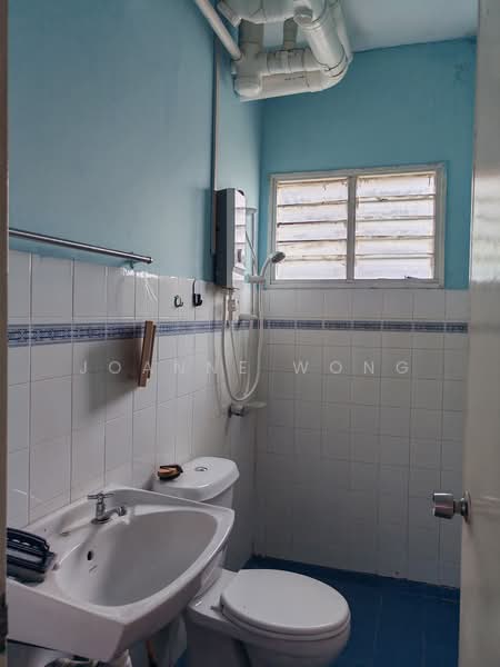 Pangsapuri untuk Dijual di Akasia Apartment - Joanne Wong - Bathroom - PropertyGuru.com.my