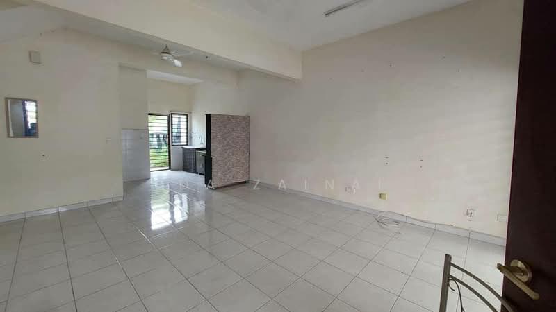 2-storey Terraced House for Sale in Saujana Utama (Puncak Alam) - Eda Zainal - PropertyGuru.com.my