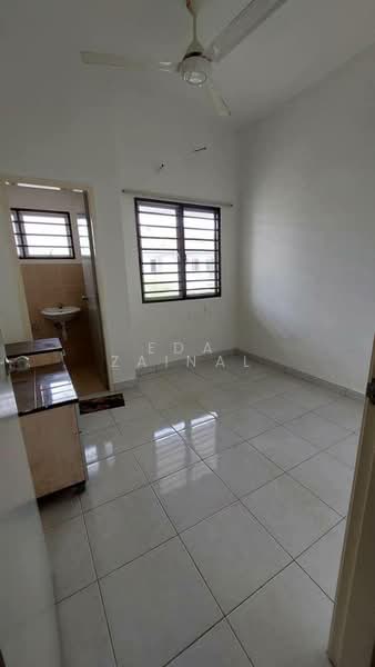 2-storey Terraced House for Sale in Saujana Utama (Puncak Alam) - Eda Zainal - PropertyGuru.com.my
