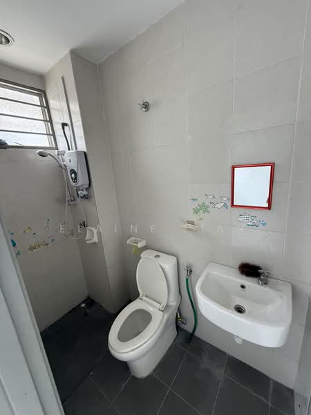 Rumah Teres 2 Tingkat untuk Disewa di Rawang (Selangor) - Elaine Lian - Bathroom - PropertyGuru.com.my