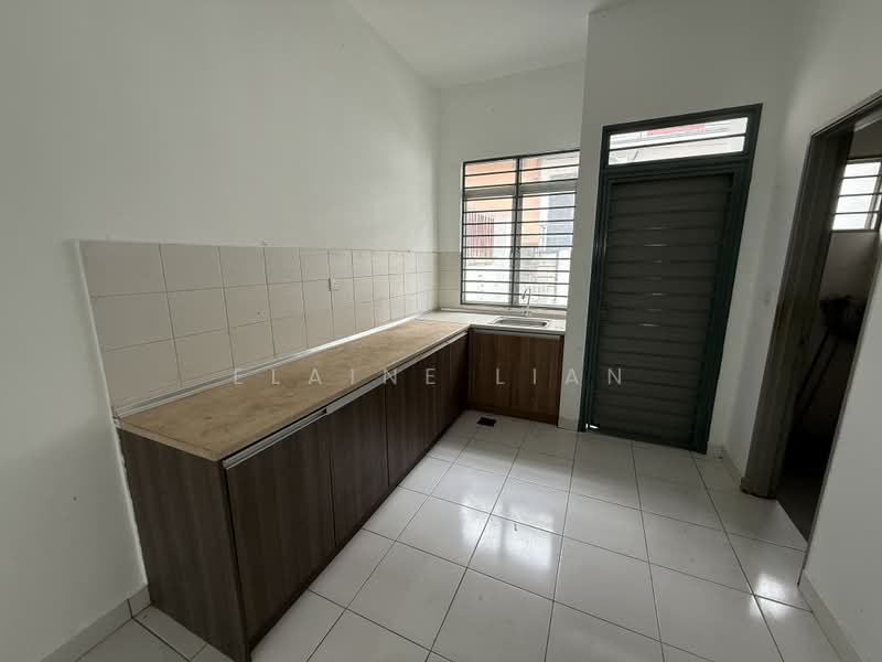Rumah Teres 2 Tingkat untuk Disewa di Rawang (Selangor) - Elaine Lian - Kitchen - PropertyGuru.com.my