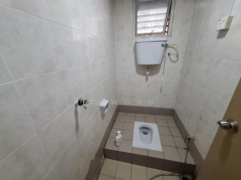 Kedai / Pejabat untuk Dijual di Kota Damansara (Selangor) - FC Wong - Bathroom - PropertyGuru.com.my