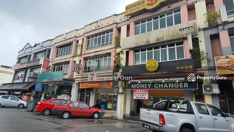 AT JALAN SERI ORKID 17 