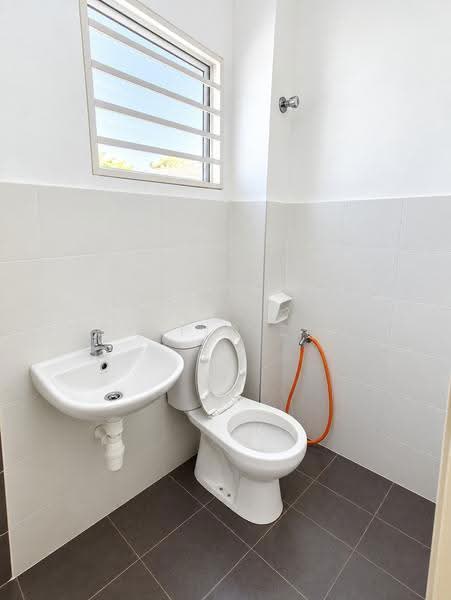 2-storey Terraced House for Sale in Semenyih (Selangor) - SYAFIQ ZIN - Bathroom - PropertyGuru.com.my