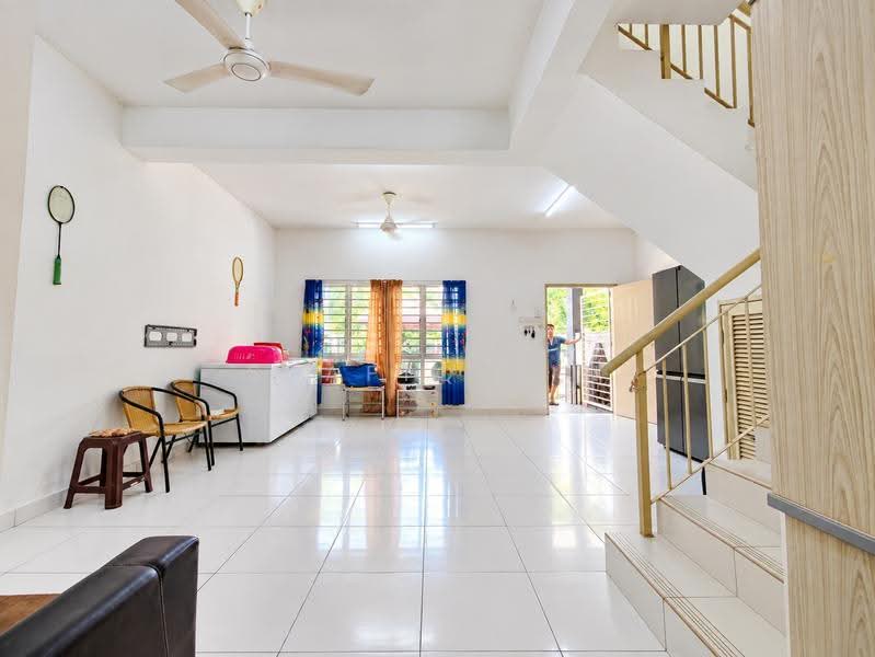 2-storey Terraced House for Sale in Semenyih (Selangor) - SYAFIQ ZIN - Living Room - PropertyGuru.com.my