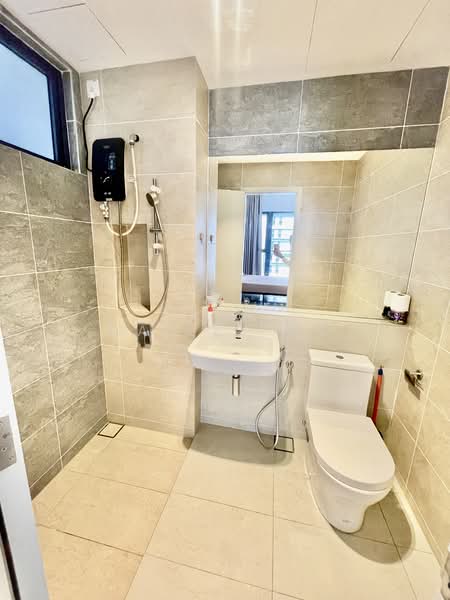 Servis Apartment untuk Disewa di Setia City Residences - Hailey Ho - Bathroom - PropertyGuru.com.my