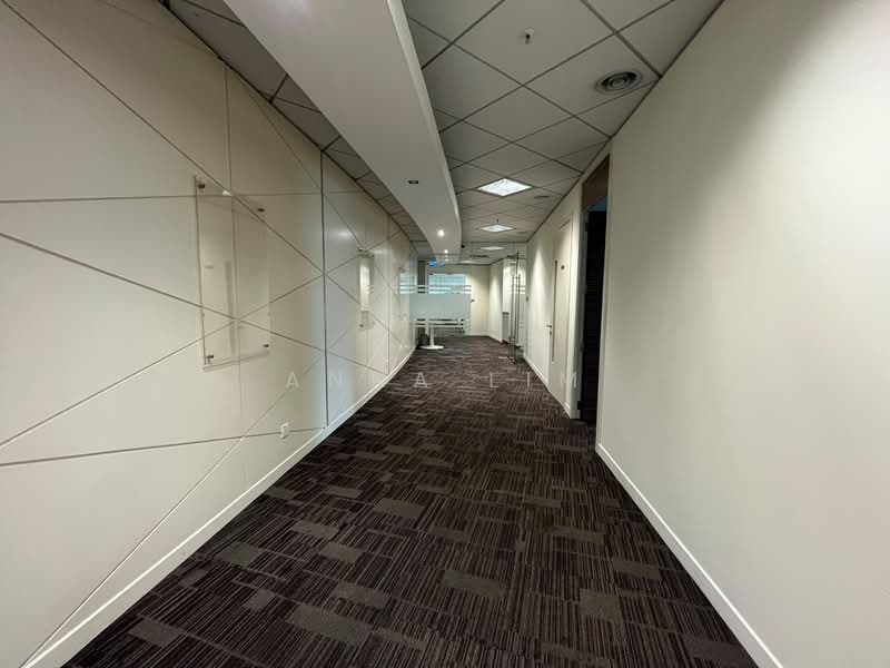 Office for Rent in KLCC (KL City Centre) - Anna Lim - Corridor - PropertyGuru.com.my