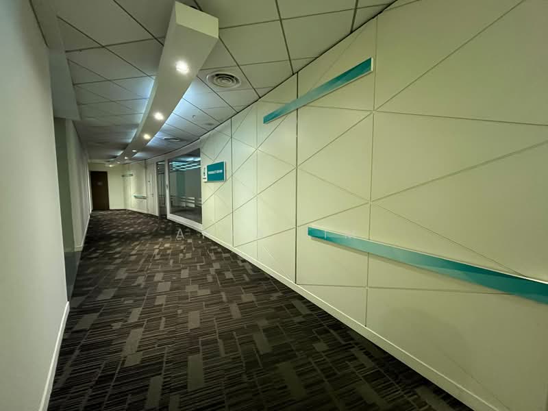 Office for Rent in KLCC (KL City Centre) - Anna Lim - Corridor - PropertyGuru.com.my