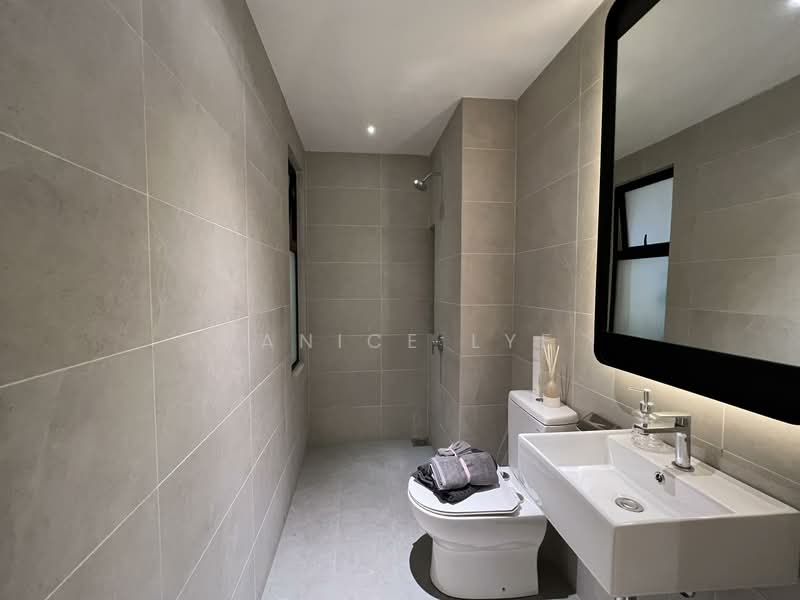 Servis Apartment untuk Dijual di Quaver Residence - Janice Lye - Bathroom - PropertyGuru.com.my