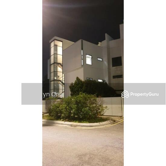 3 Storey House With Roof Top Private Pool Lift Jalan Damai, Kuala