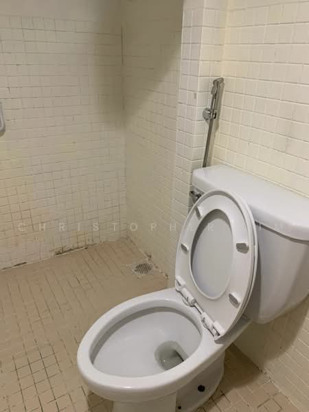 Kondominium untuk Dijual di Kampung Warisan - Christopher Lim - Bathroom - PropertyGuru.com.my