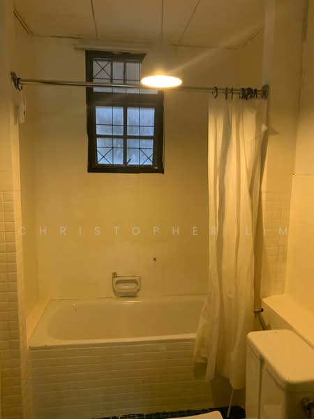 Kondominium untuk Dijual di Kampung Warisan - Christopher Lim - Bathroom - PropertyGuru.com.my