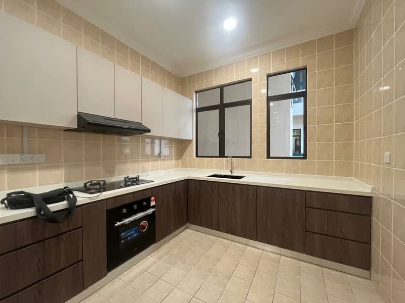 Kondominium untuk Dijual di 1 Bukit Utama - Ivan Kok - Kitchen - PropertyGuru.com.my