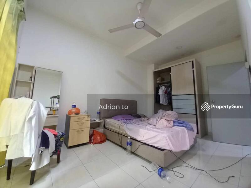 Taman Larkin, Jalan Aman Larkin 5, Johor Bahru, Johor, 3 Bedrooms, 1200