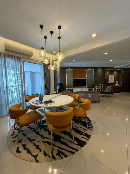 Kondominium untuk Dijual di 9 Bukit Utama Condominium - Ivan Kok - Living Room - PropertyGuru.com.my