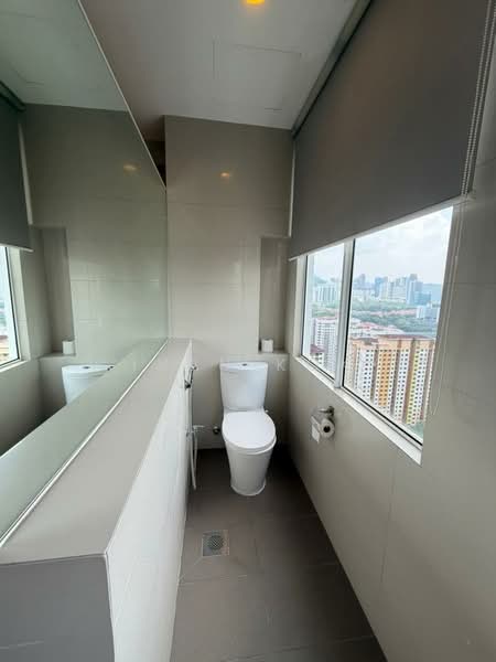 Kondominium untuk Dijual di 9 Bukit Utama Condominium - Ivan Kok - Bathroom - PropertyGuru.com.my